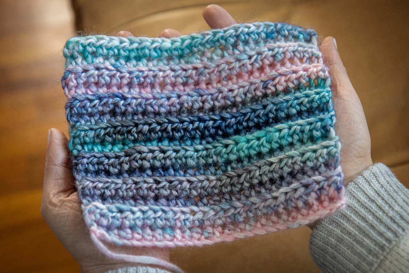 The beautiful color shifts in Landscapes Breeze yarn