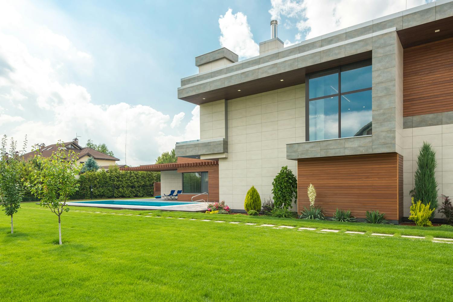Is It Time to Relocate? 9 Signs You Should Move | Better Living